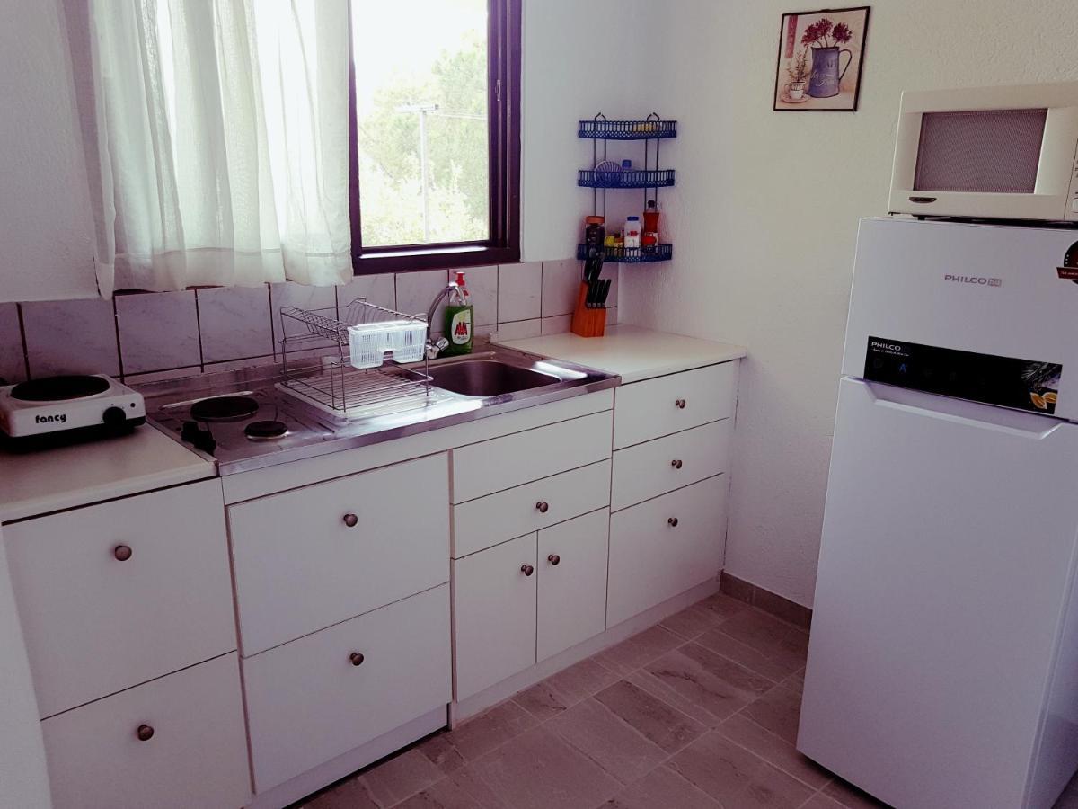 Melina'S Apartments Kalavárda Eksteriør bilde